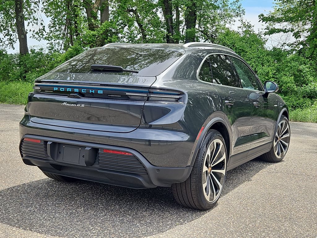 Certified 2025 Porsche Macan 4S Electric AWD/4WD image 7