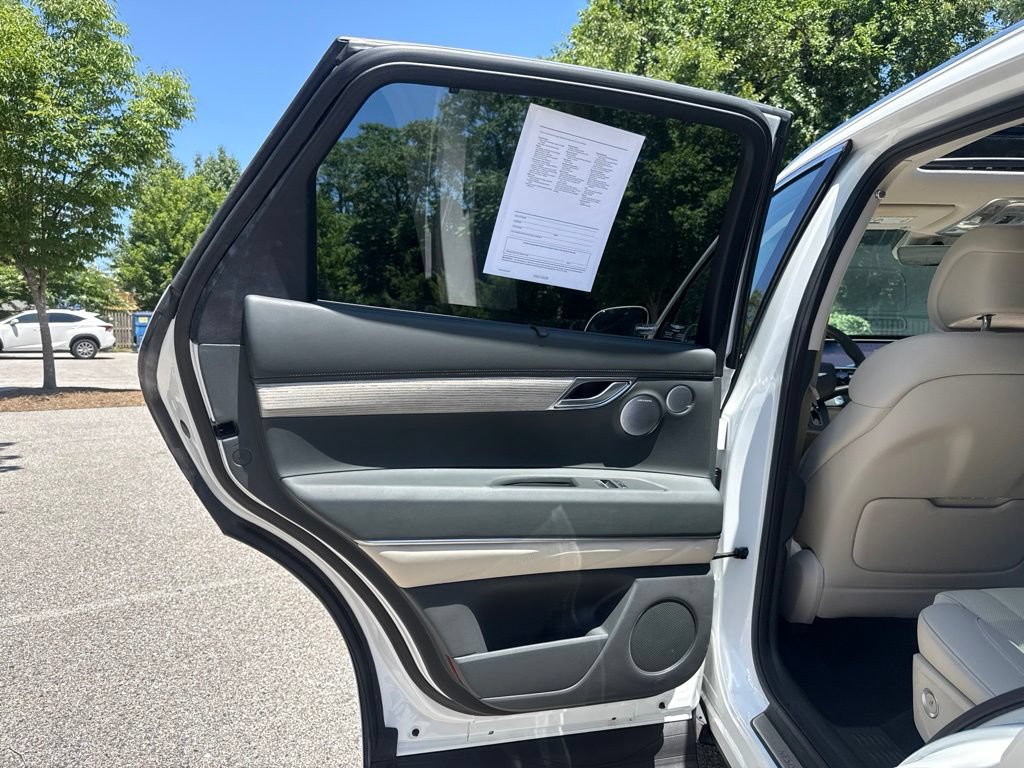 Certified 2025 Genesis GV80 2.5T Advanced AWD/4WD image 23