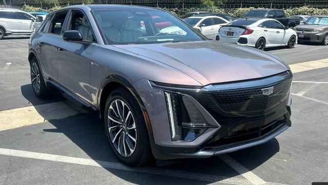 Used 2024 Cadillac Lyriq Sport AWD/4WD image 3