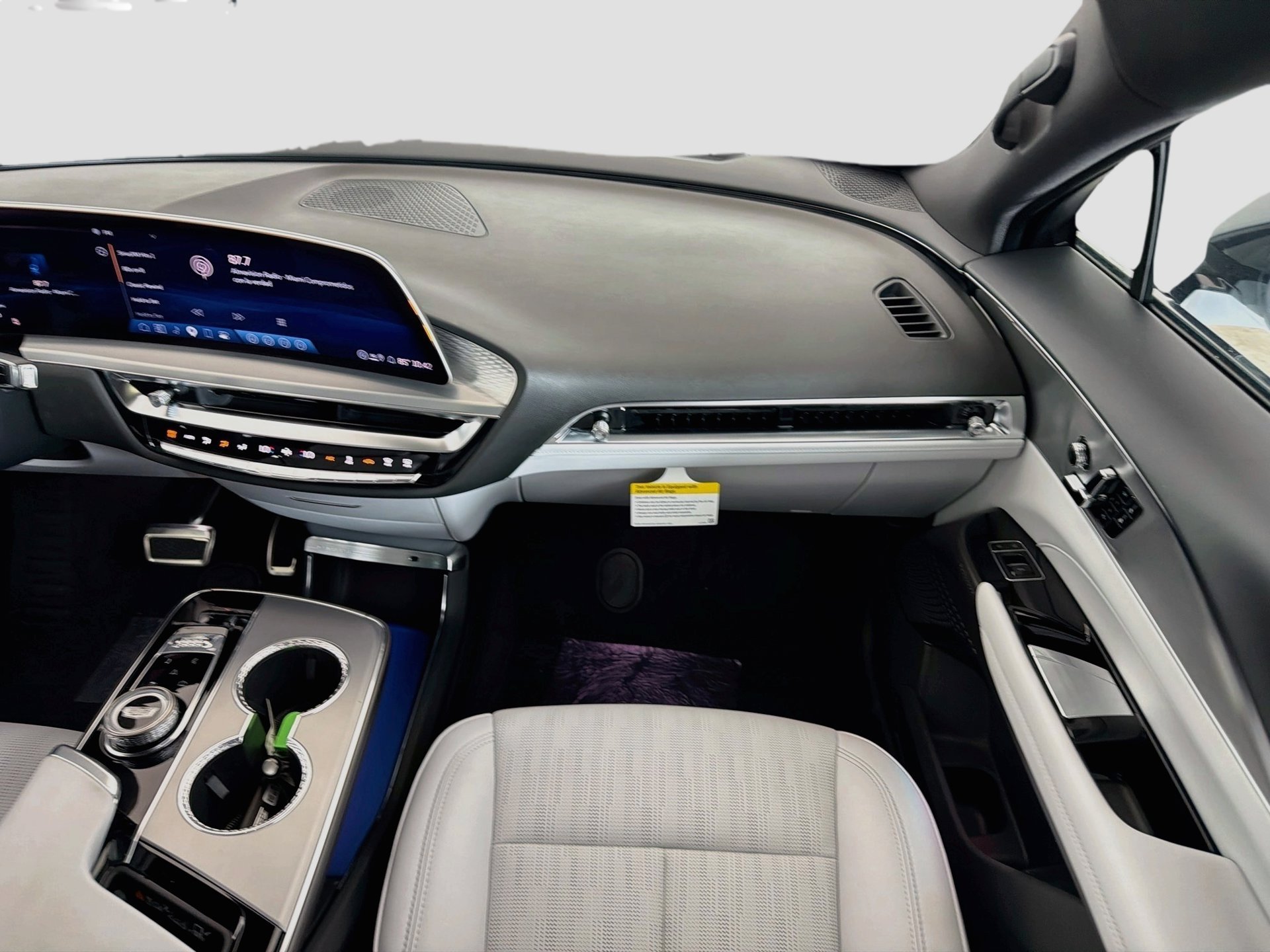 New 2027 Cadillac Lyriq Sport RWD image 18