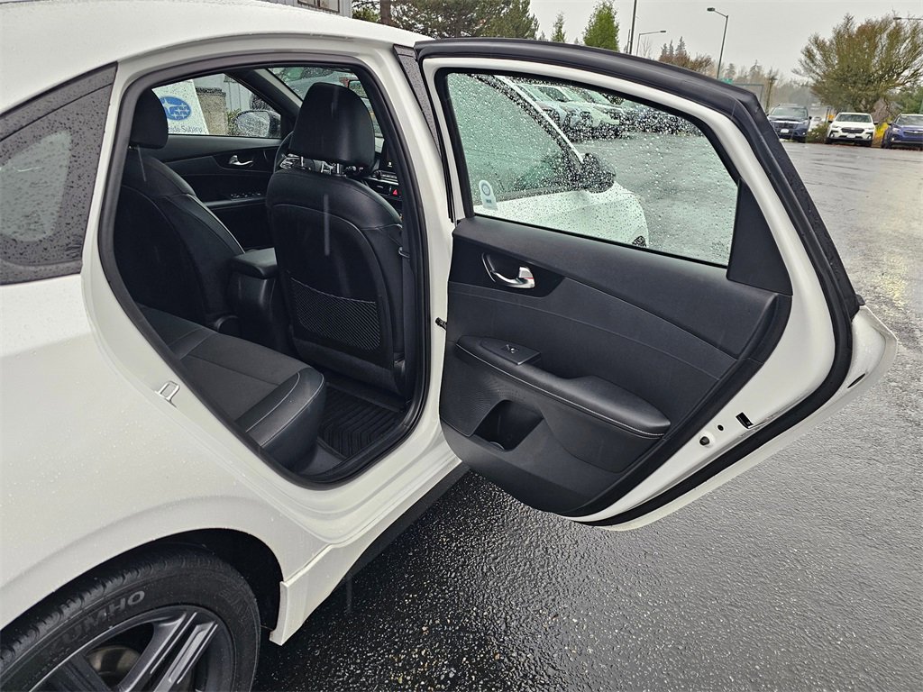 Used 2021 Kia Forte GT-Line w/ GT-Line Premium Package image 12