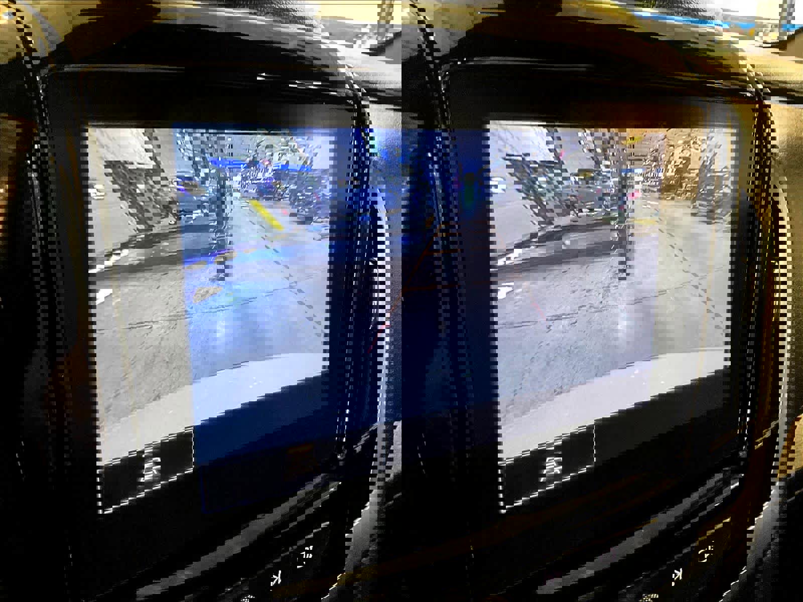 Used 2023 Chevrolet Traverse LT image 20