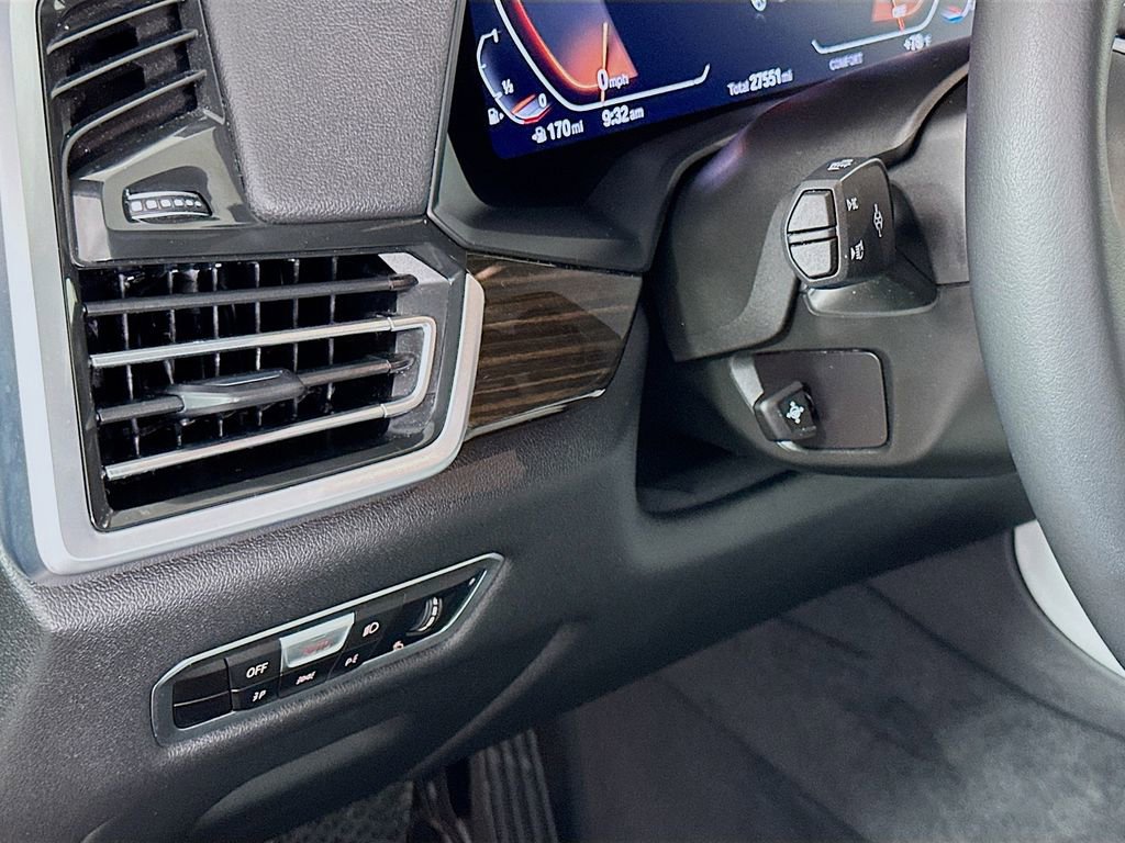 Used 2023 BMW X5 xDrive40i w/ Premium Package image 9