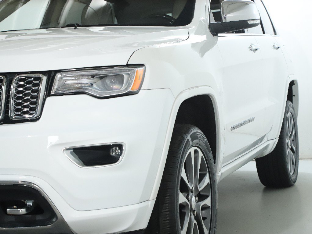 Used 2017 Jeep Grand Cherokee Overland AWD/4WD image 4