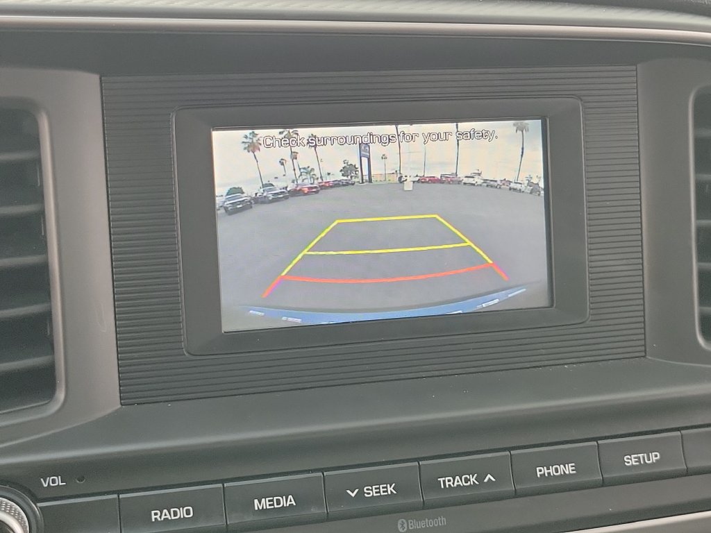 Used 2020 Hyundai Elantra SE FWD image 11