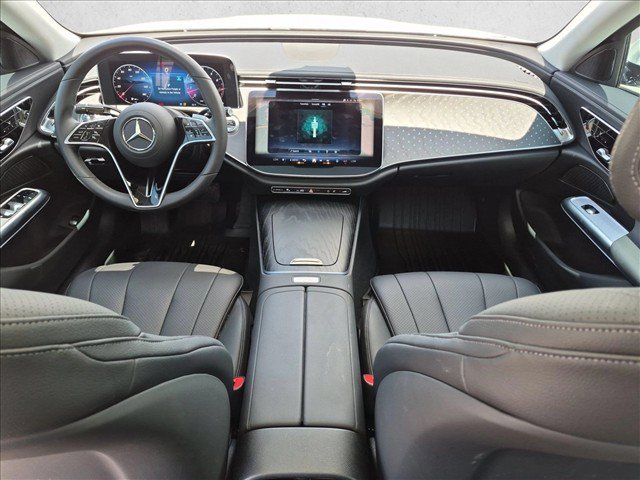 Used 2025 Mercedes-Benz E 350 4MATIC Sedan image 17