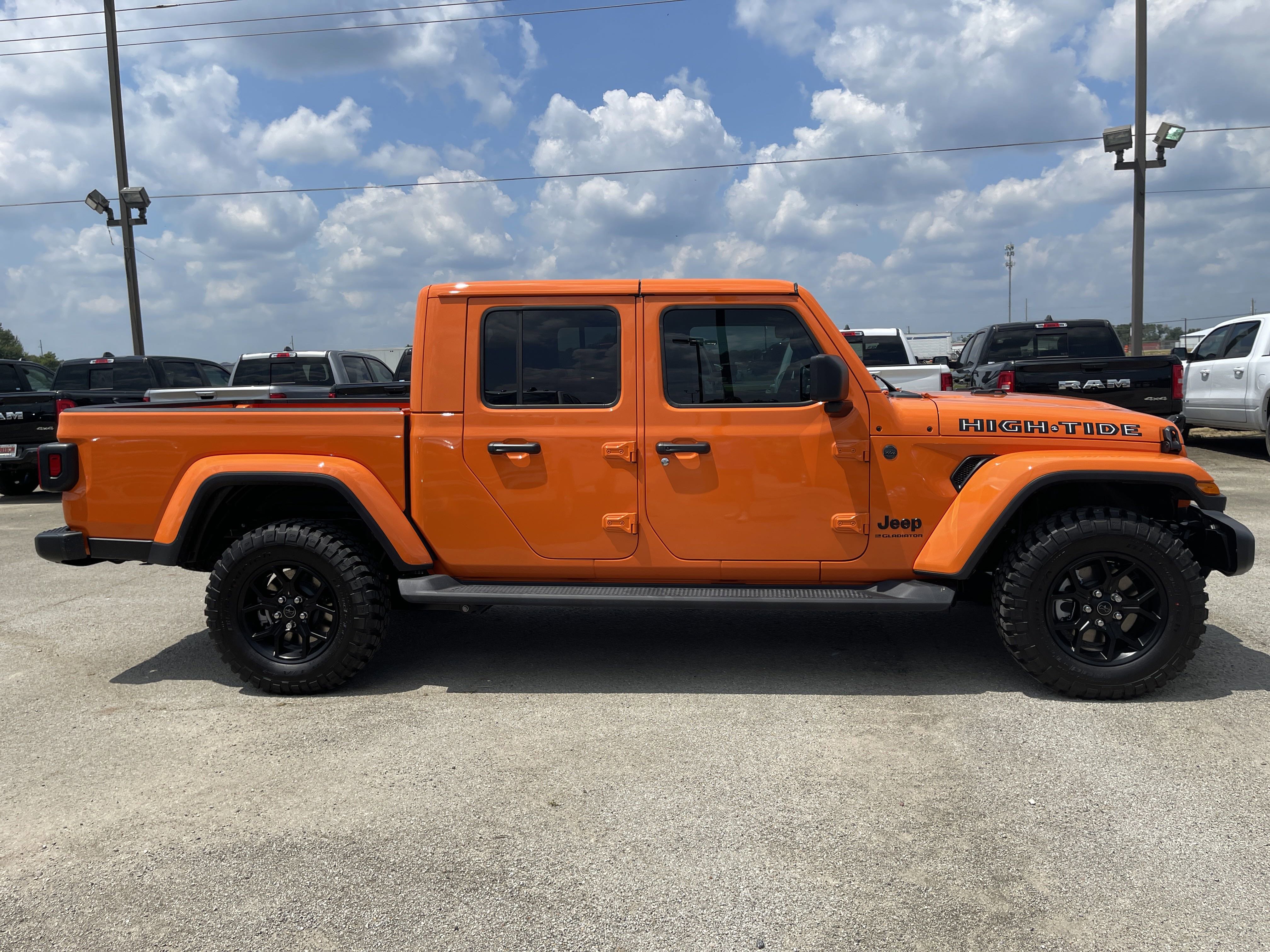 New 2025 Jeep Gladiator Sport image 3