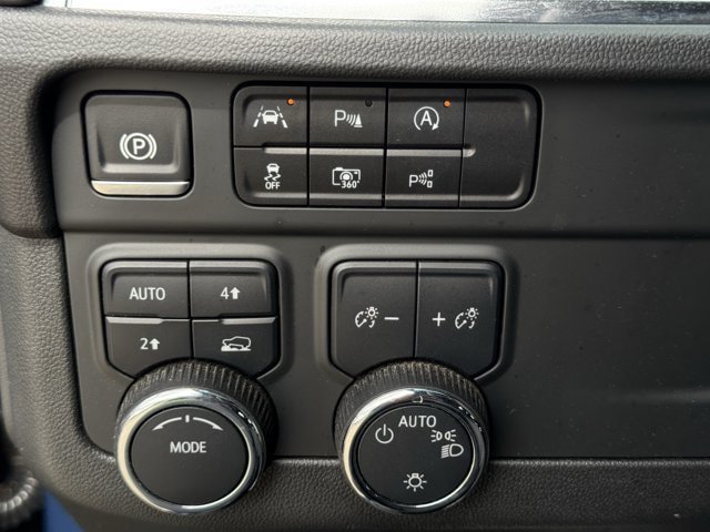 Used 2025 Chevrolet Tahoe LS AWD/4WD image 24
