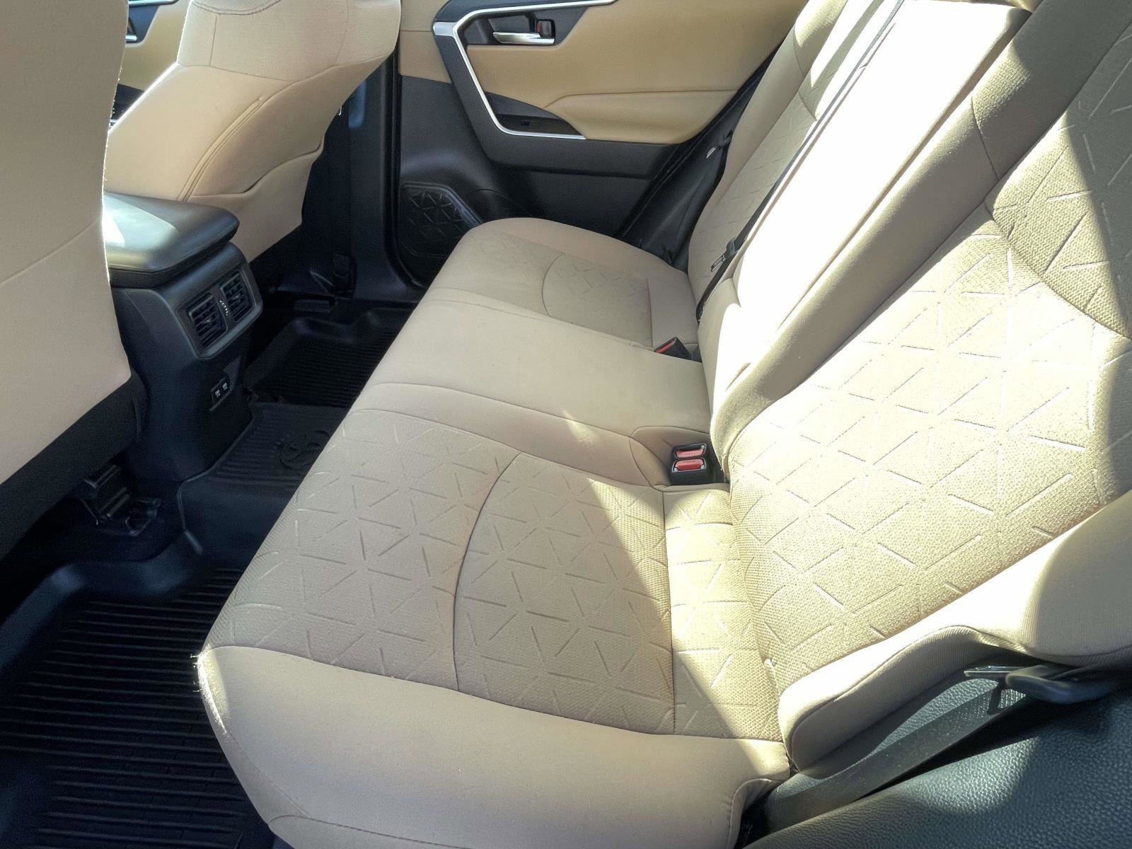 Used 2020 Toyota RAV4 XLE w/ Convenience Package image 15