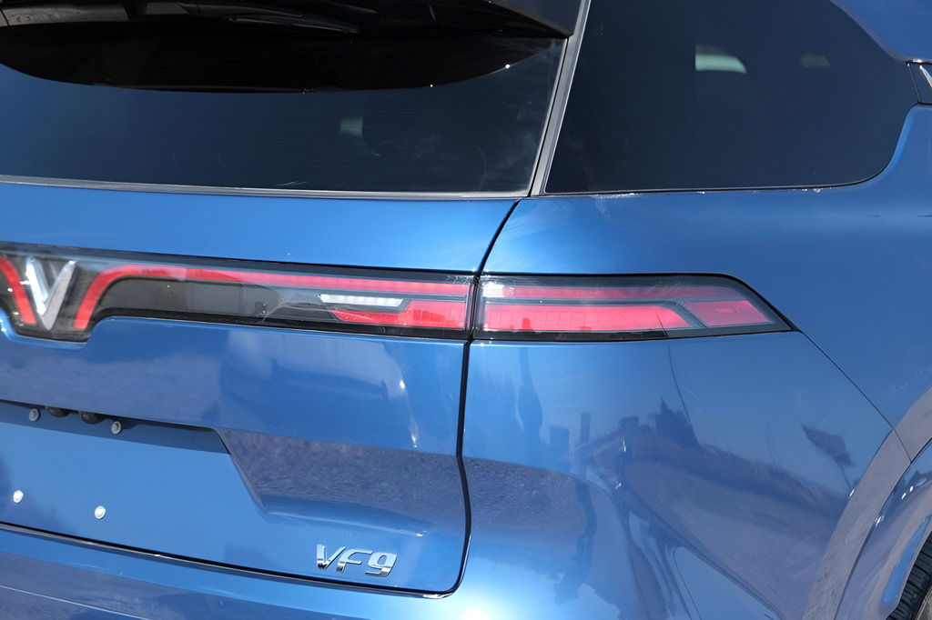 New 2024 VinFast VF 9 Plus AWD/4WD image 31