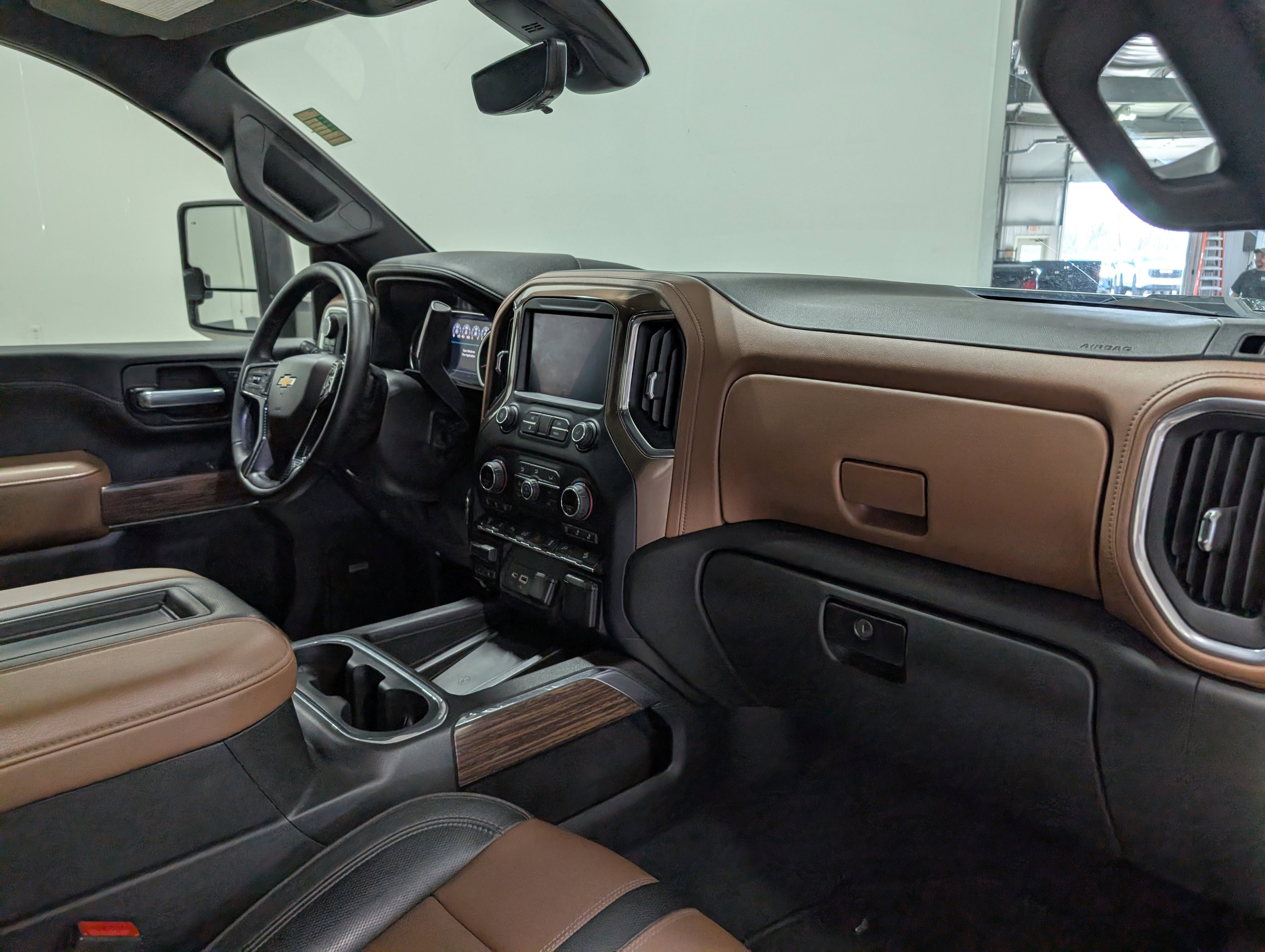 Used 2021 Chevrolet Silverado 2500 High Country w/ Technology Package AWD/4WD image 19