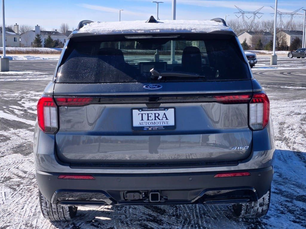 New 2026 Ford Explorer ST-Line w/ ST-Line Street Pack image 13