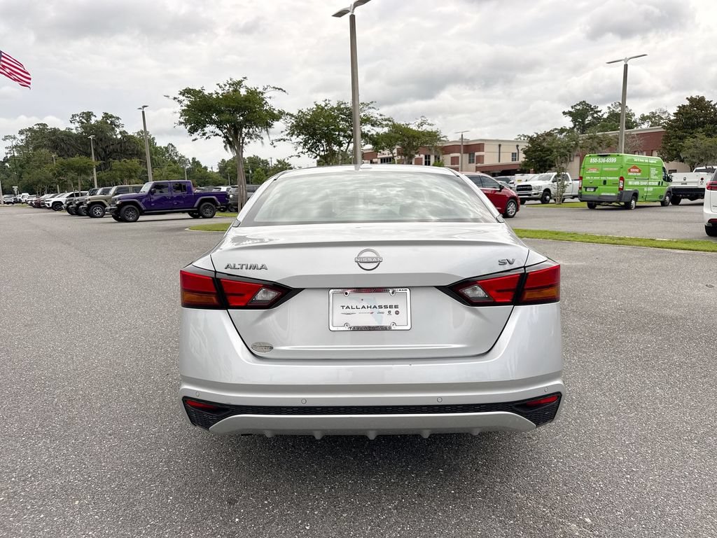 Used 2024 Nissan Altima 2.5 SV FWD image 4