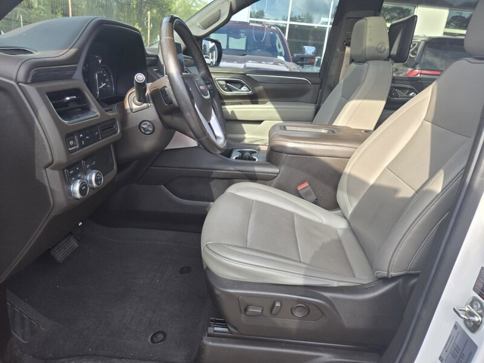 Used 2021 GMC Yukon XL SLT w/ SLT Premium Package image 21