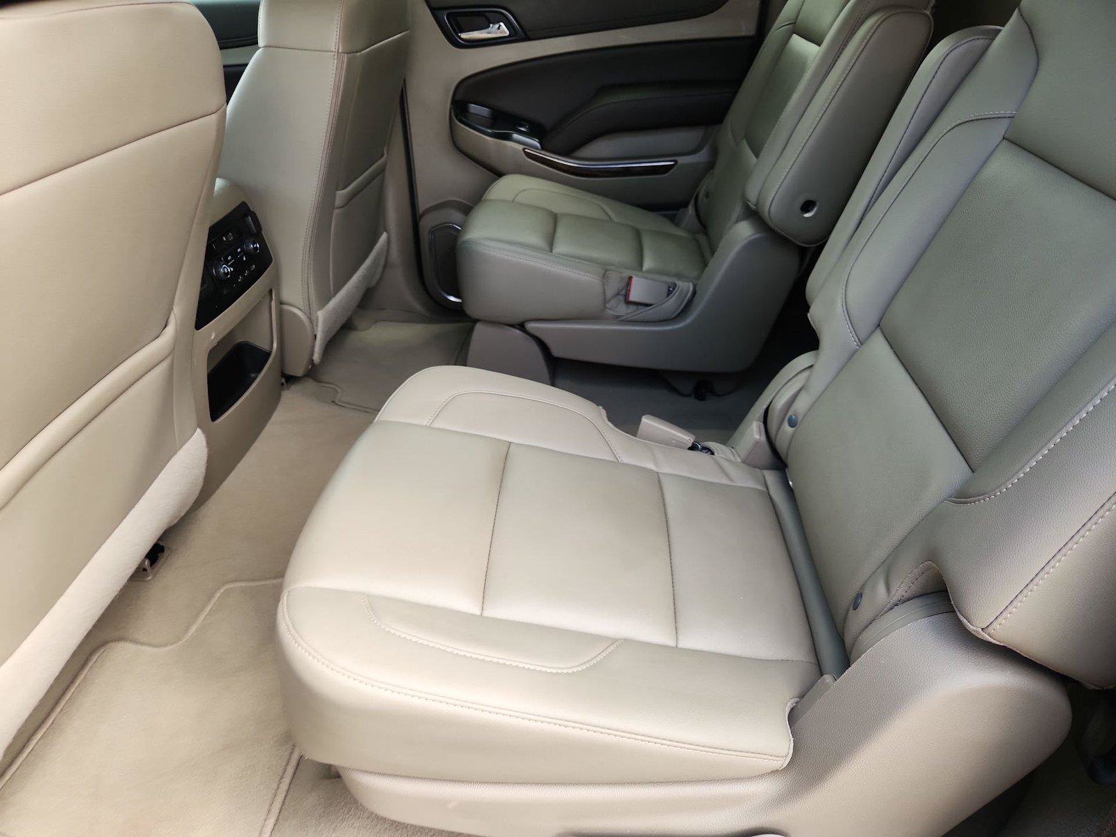 Used 2019 Chevrolet Suburban LT RWD image 26