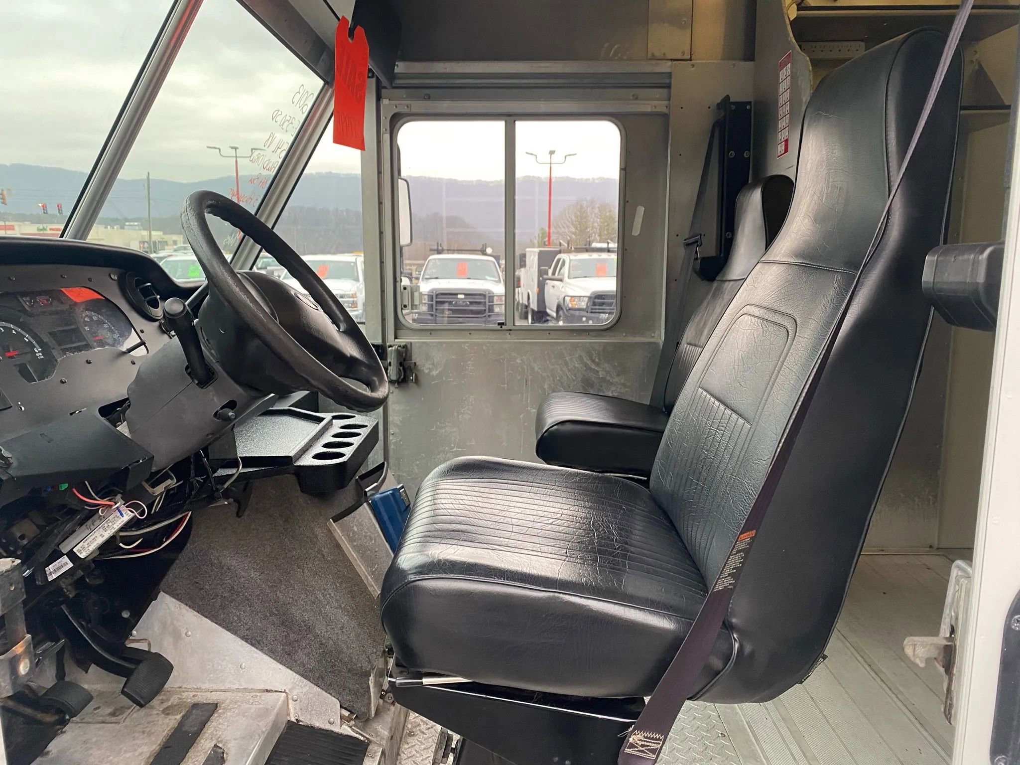 Used 2013 Ford E-350 and Econoline 350 Super Duty w/ Air Conditioning Prep Pkg image 8