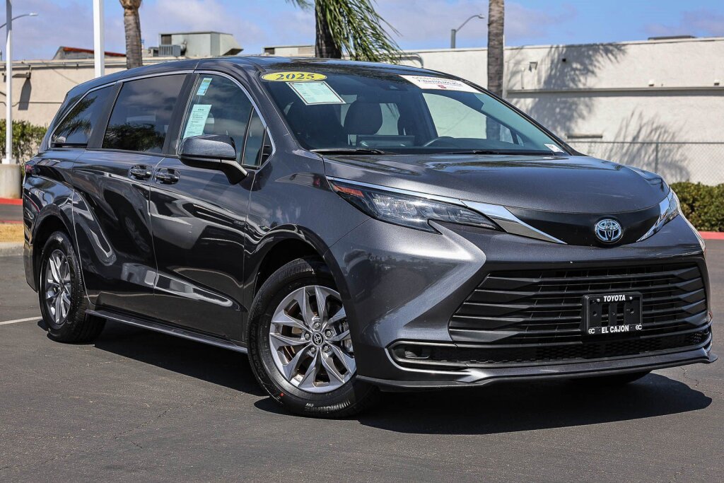 Certified 2025 Toyota Sienna LE