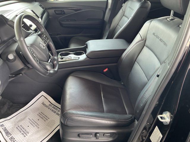 Used 2025 Honda Passport Black Edition image 14