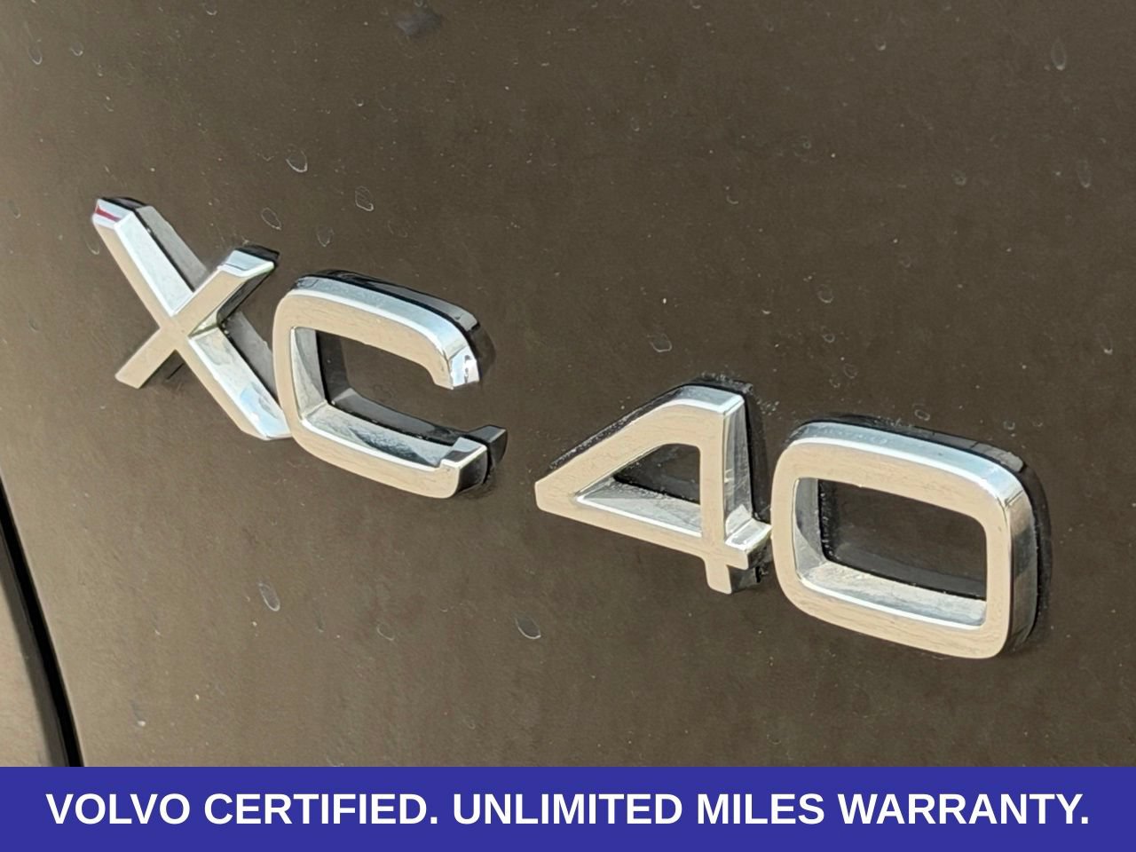 Certified 2026 Volvo XC40 B5 Plus AWD/4WD image 10