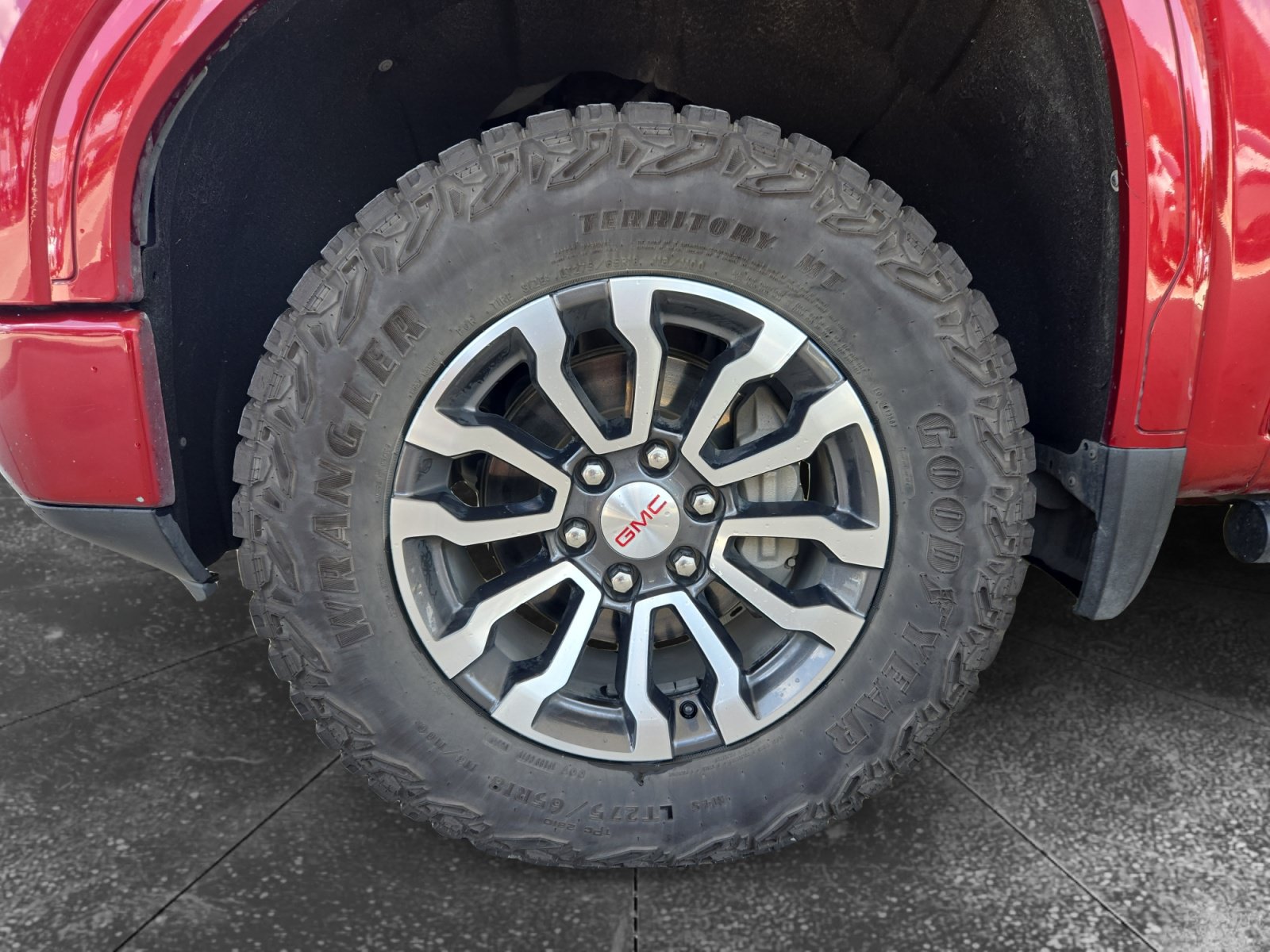 Used 2019 GMC Sierra 1500 AT4 w/ Technology Package AWD/4WD image 9