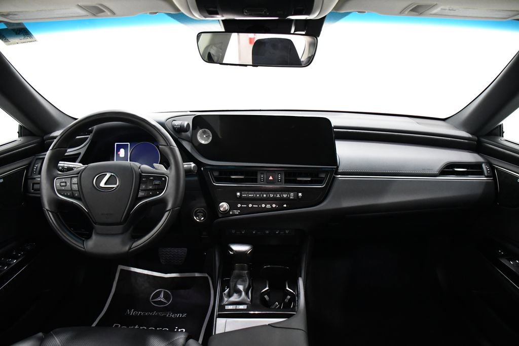 Used 2023 Lexus ES 300h w/ Accessory Package (Z1) image 8