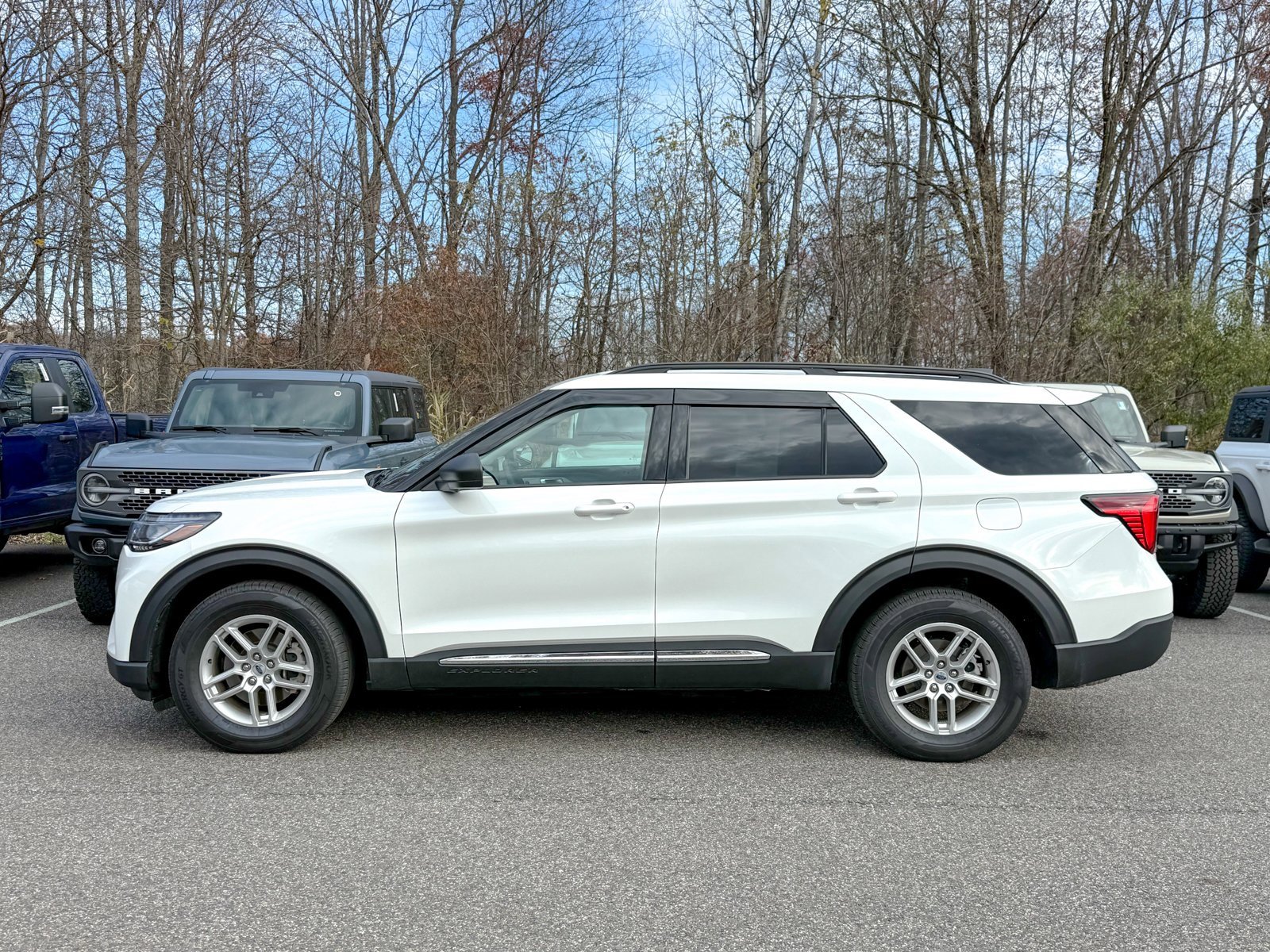 Certified 2025 Ford Explorer Active image 8