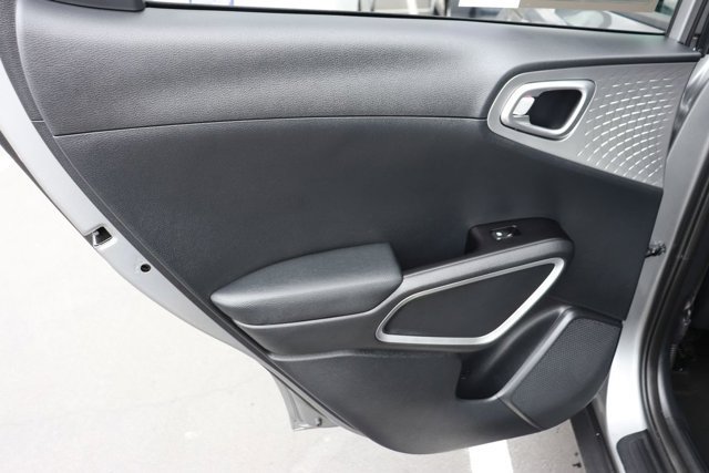 Used 2025 Kia Soul LX w/ LX Technology Package FWD image 12