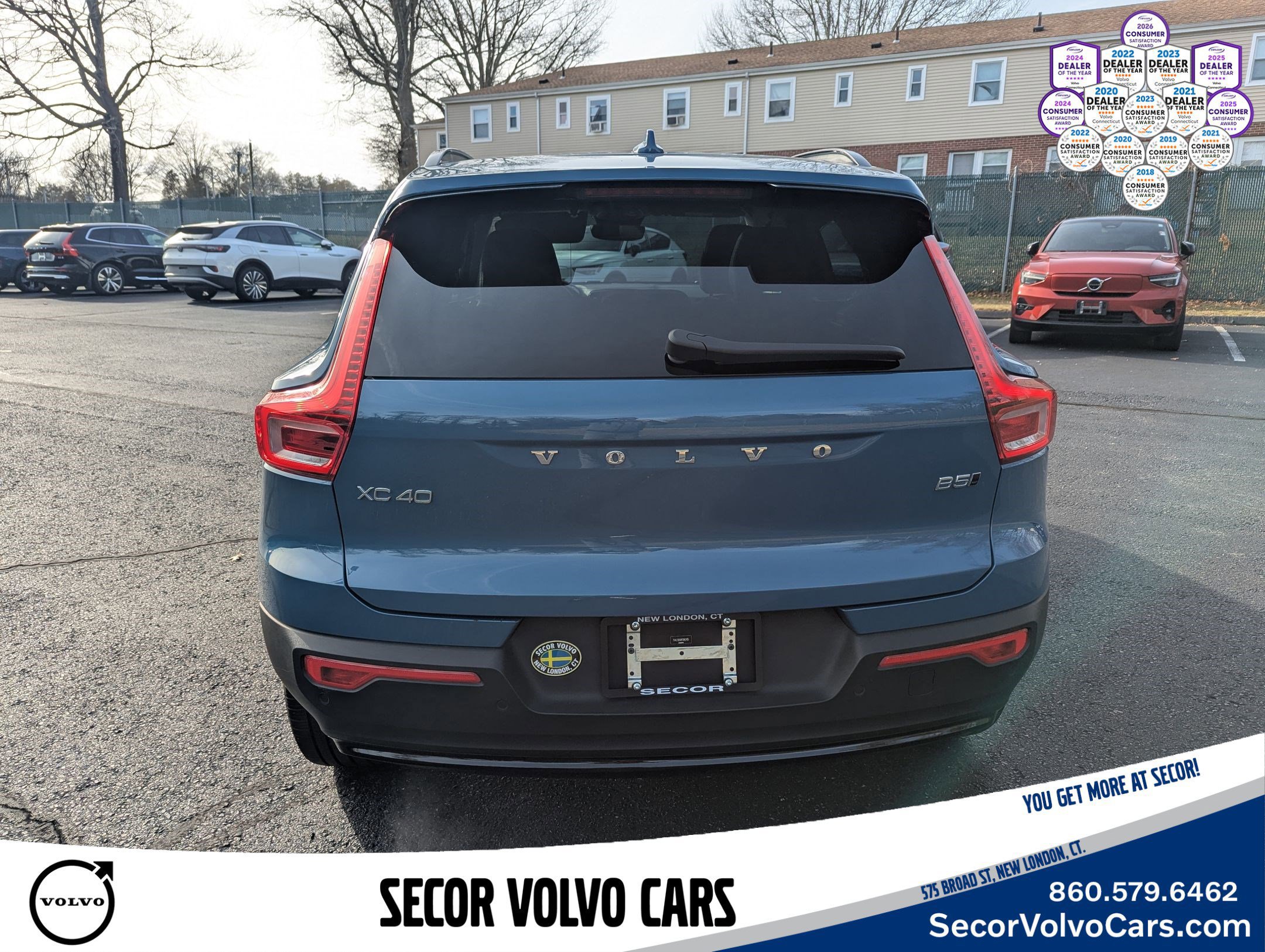 Certified 2023 Volvo XC40 B5 Ultimate w/ Protection Package Premier image 6