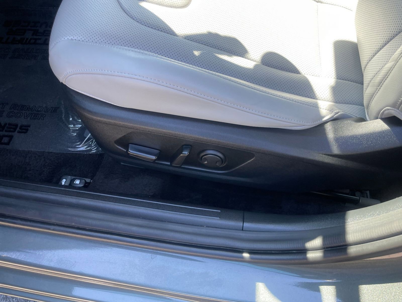 Used 2025 Hyundai Elantra Limited image 23