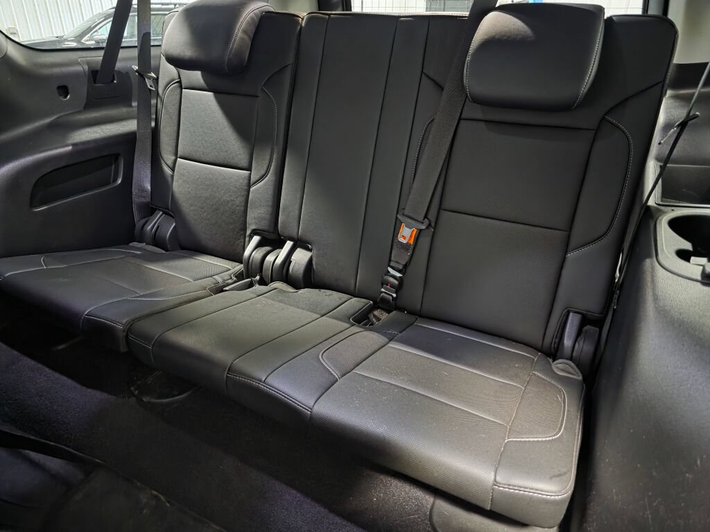 Used 2019 GMC Yukon XL SLT w/ Graphite Performance Edition AWD/4WD image 11