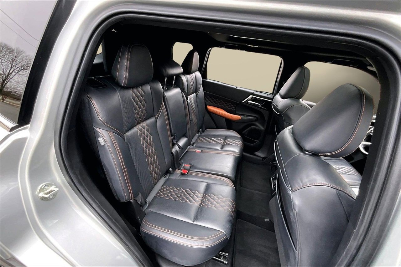 Used 2022 Mitsubishi Outlander SEL image 24