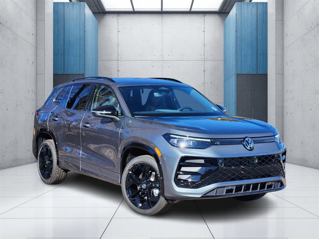 New 2026 Volkswagen Tiguan SE R-Line image 1