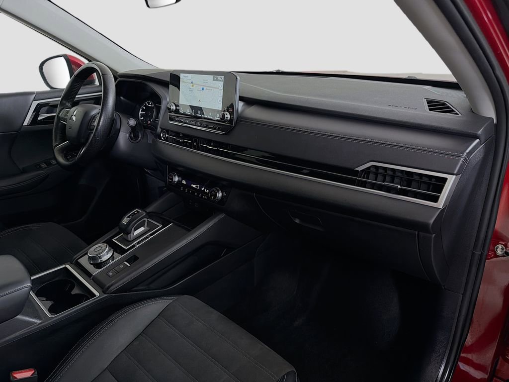 Used 2024 Mitsubishi Outlander SE Black Edition image 31