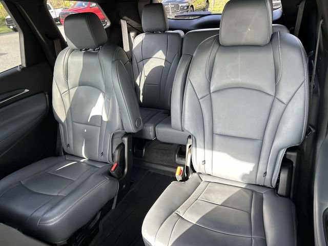 Used 2024 Buick Enclave Essence w/ Sport Touring Edition AWD/4WD image 23