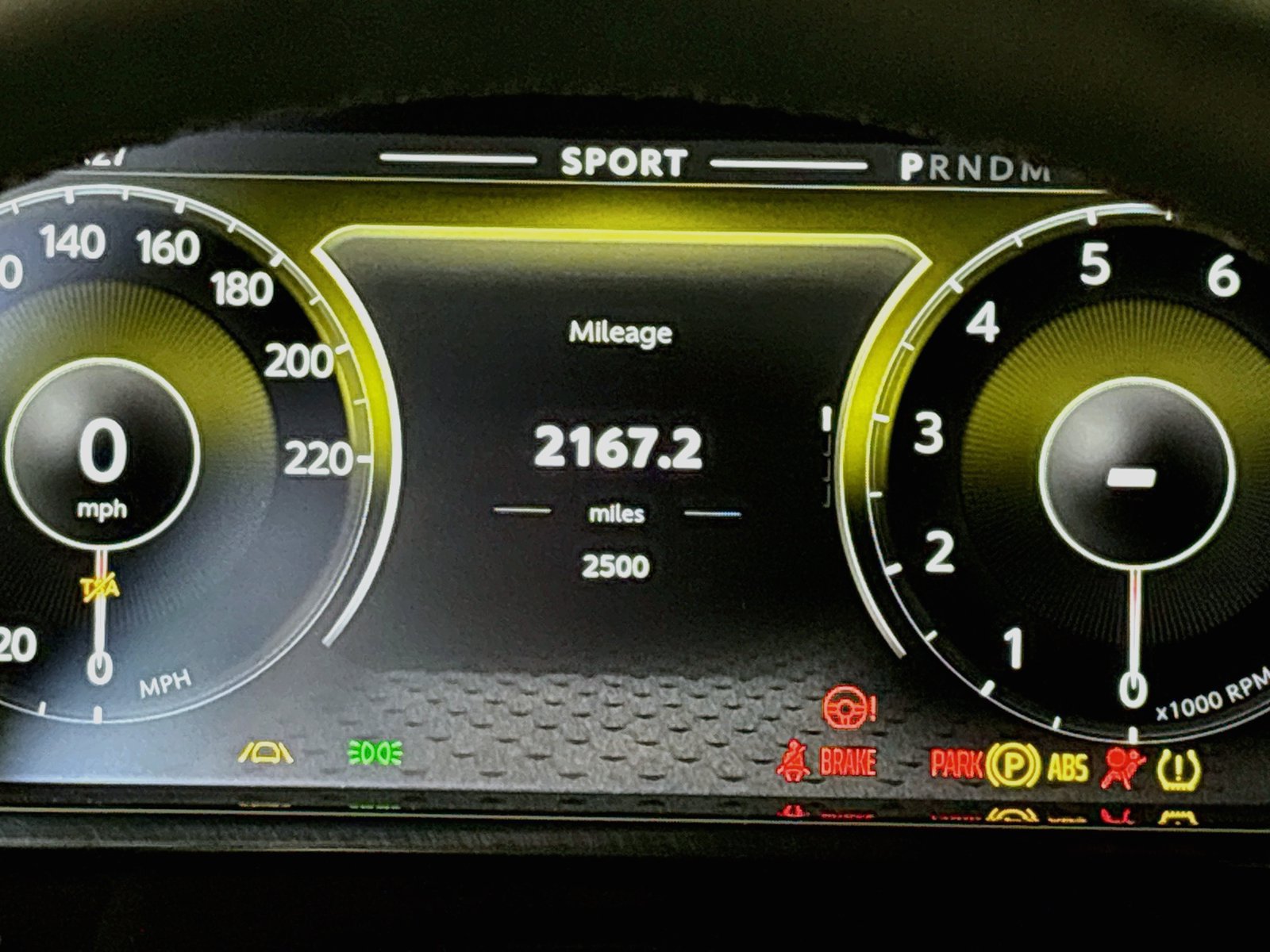 Used 2025 Aston Martin V8 Vantage Coupe RWD image 13
