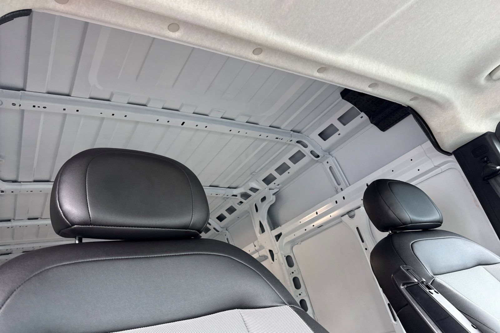 Used 2026 RAM ProMaster 2500 w/ Convenience Group FWD image 22