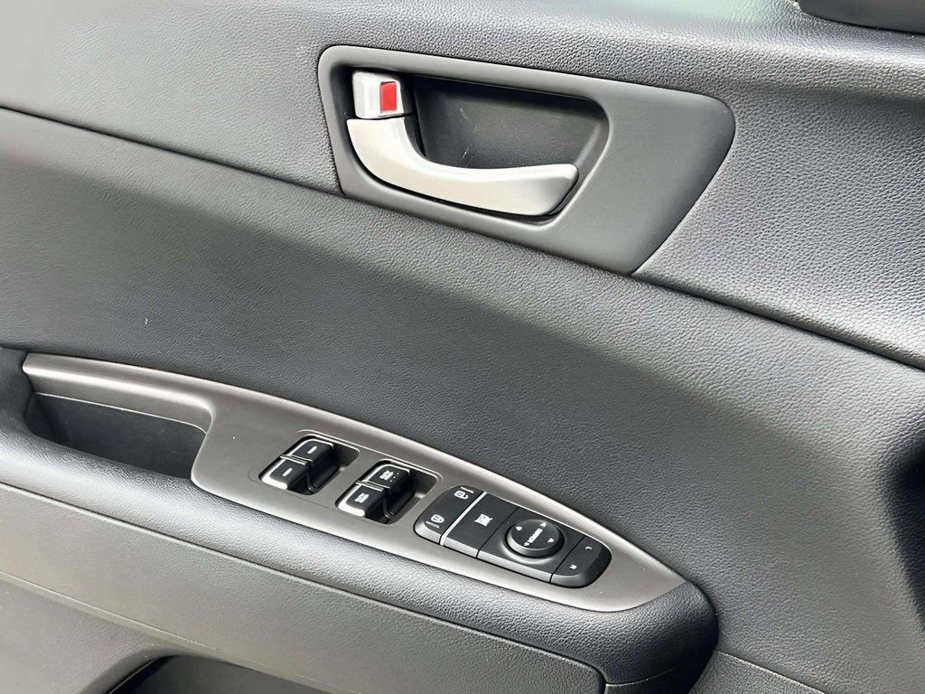 Used 2020 Kia Optima SE image 30