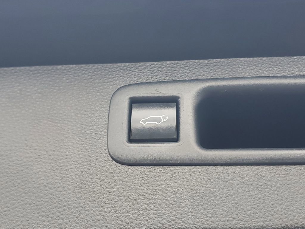 Used 2021 Toyota Highlander XSE image 10