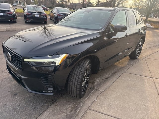 Used 2024 Volvo XC60 B5 Plus image 7