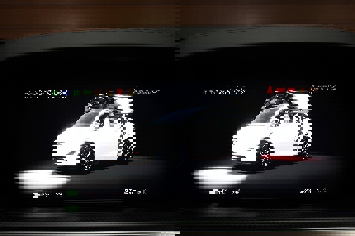 Used 2022 Tesla Model X Plaid image 37