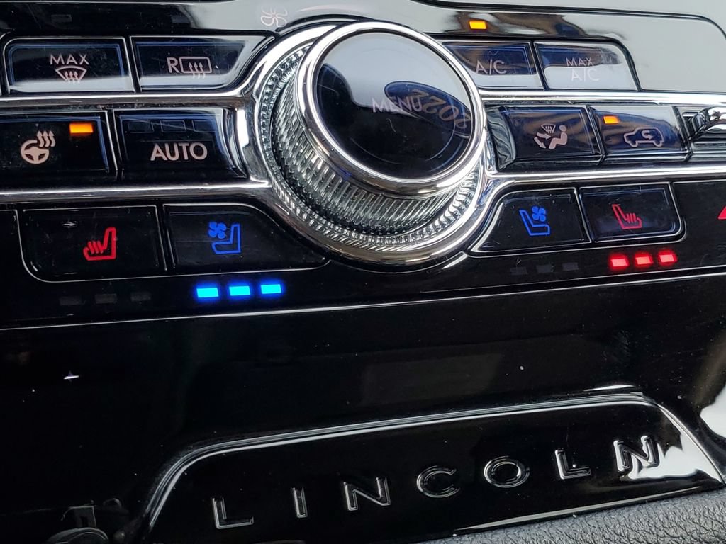 Used 2022 Lincoln Corsair AWD w/ Premium Package image 28