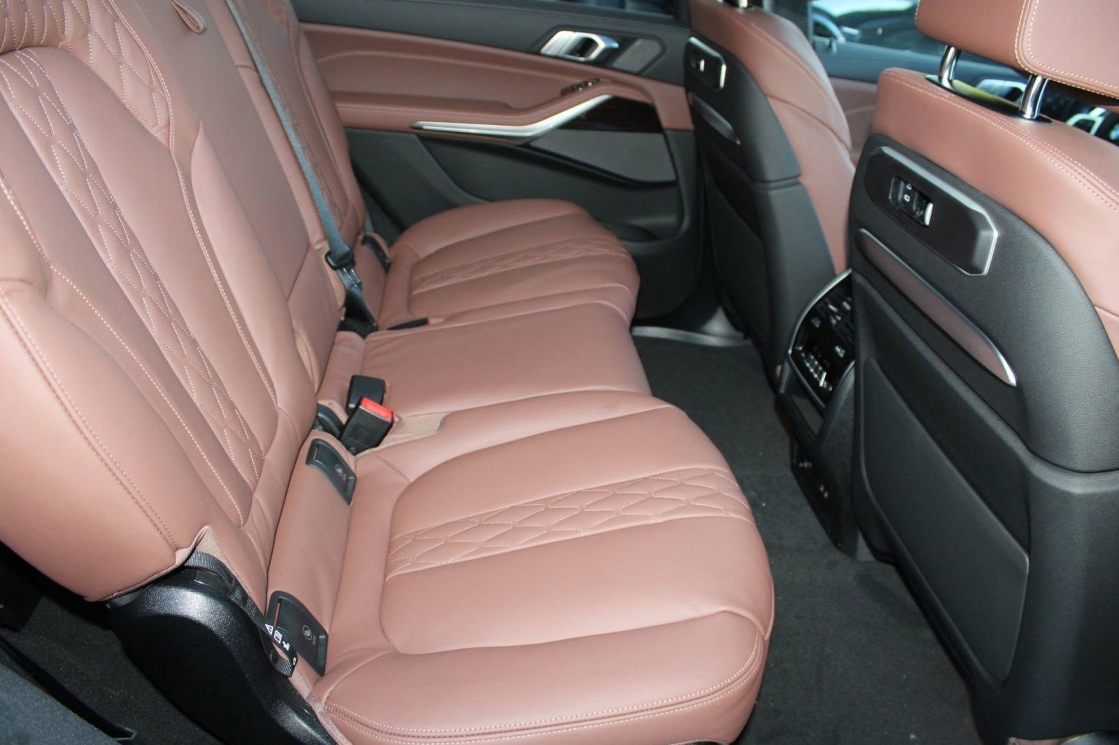 New 2026 BMW X7 M60i image 33