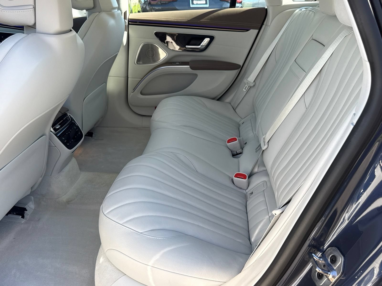 Used 2023 Mercedes-Benz EQS 580 4MATIC Sedan image 39
