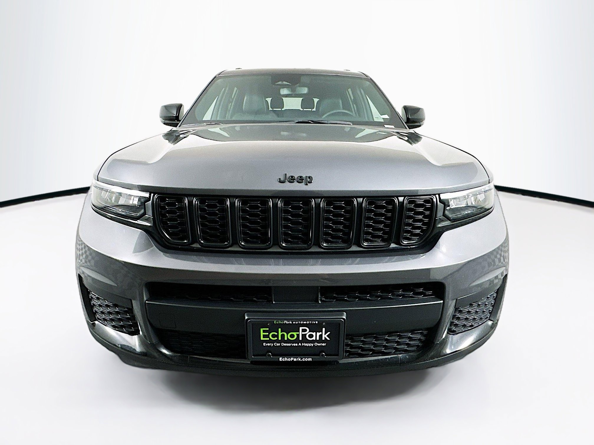 Used 2024 Jeep Grand Cherokee L Laredo image 2