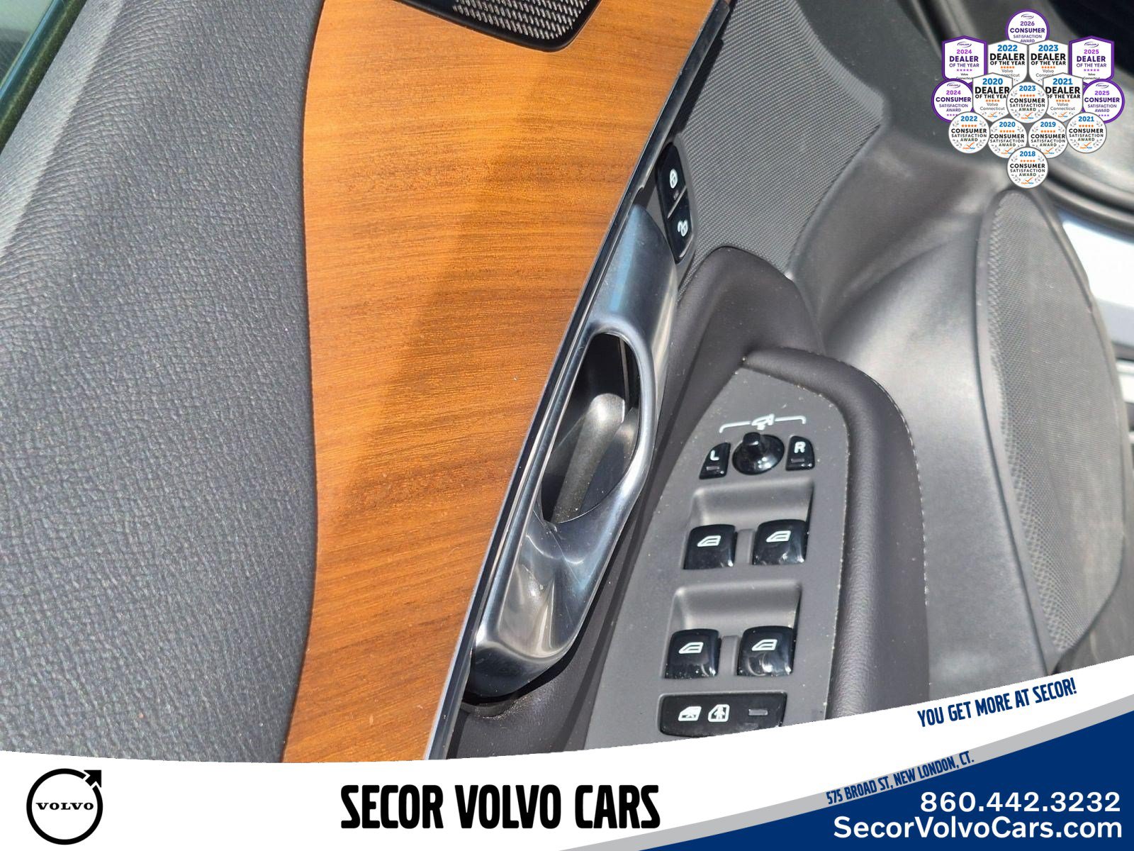 Used 2023 Volvo XC90 B6 Plus AWD/4WD image 12