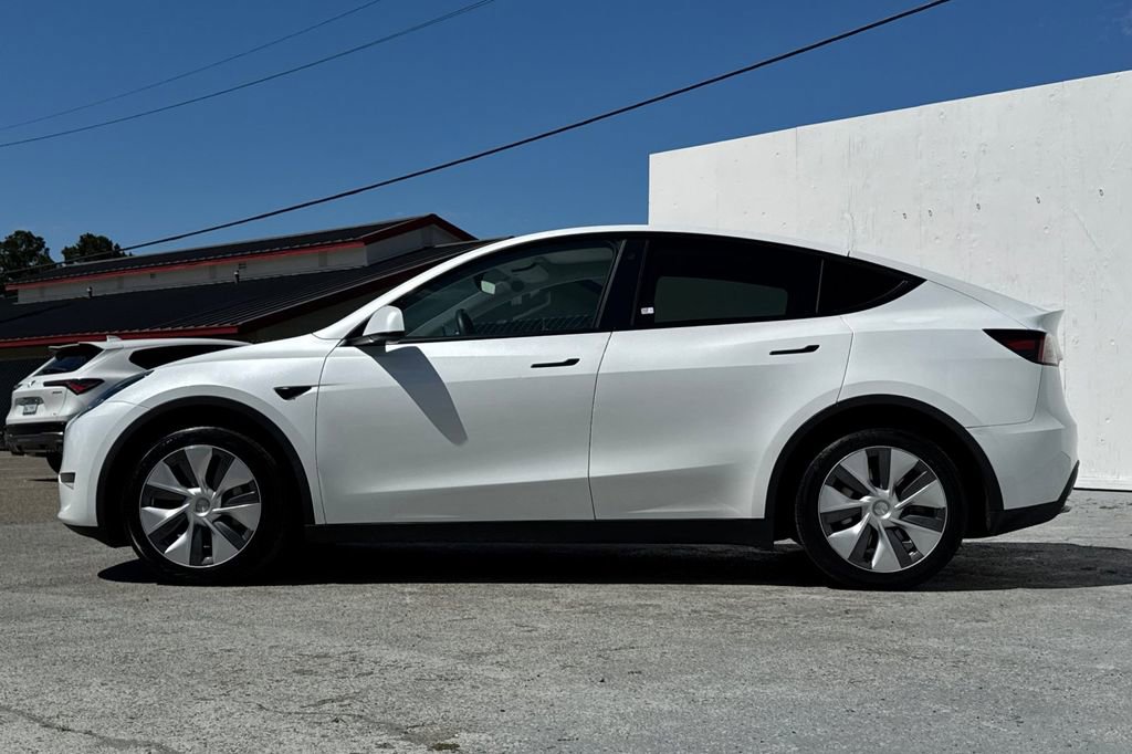 Used 2023 Tesla Model Y Long Range AWD/4WD image 6