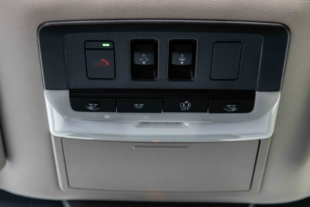 Certified 2025 Nissan Pathfinder SL w/ SL Premium Package image 17