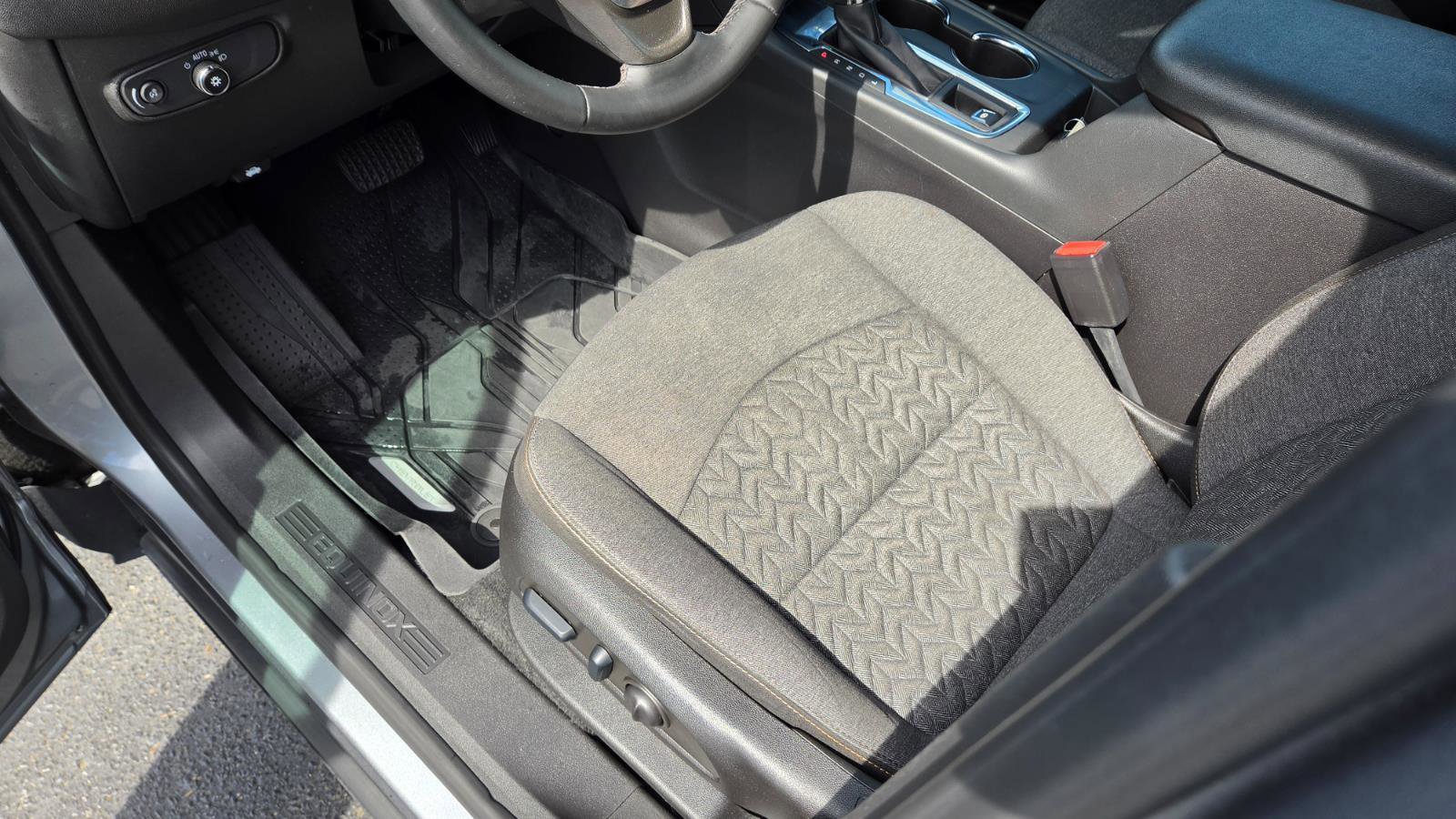 Used 2023 Chevrolet Equinox LT image 19