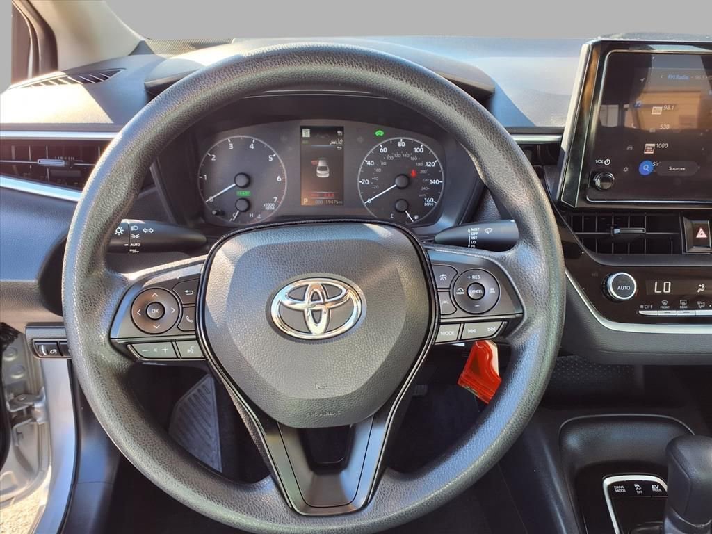 Used 2025 Toyota Corolla XLE image 13