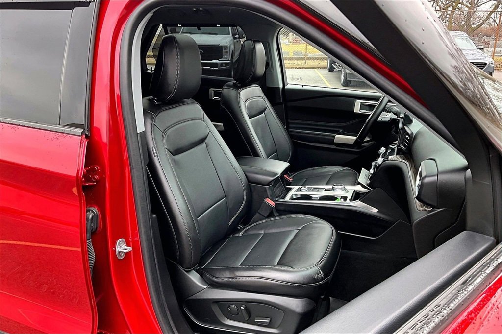 Certified 2022 Ford Explorer Limited w/ Equipment Group 301A image 7